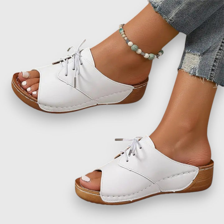 Saskia – Vintage-Style Sandal