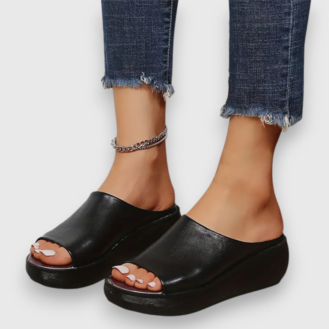 Amelie – Weichi Faux Leather Sandal