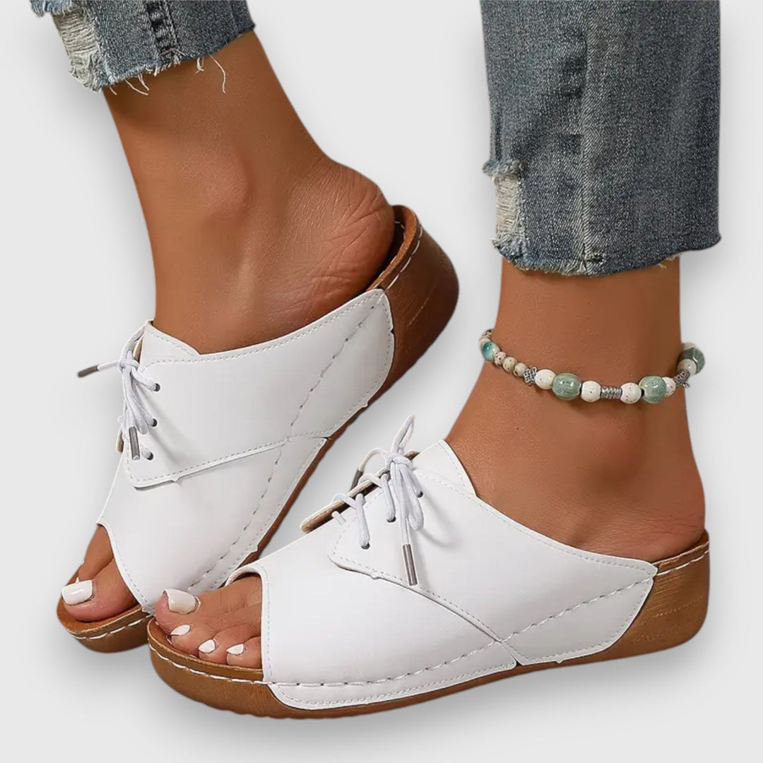 Saskia – Vintage-Style Sandal