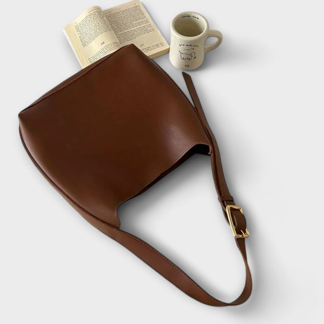 Léora. – Elegant Leather Shoulder Bag