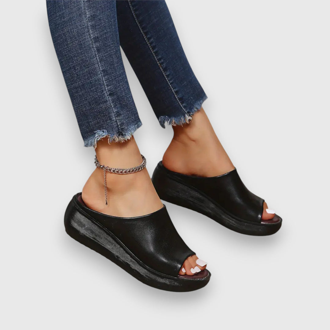 Amelie – Weichi Faux Leather Sandal