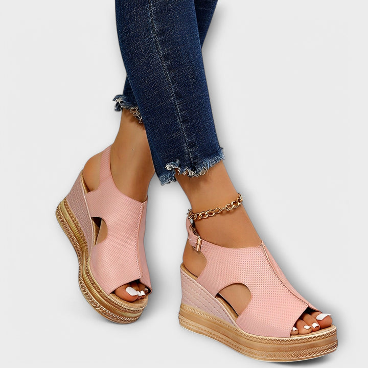 Rosalie – Innovative Orthopaedic Sandal